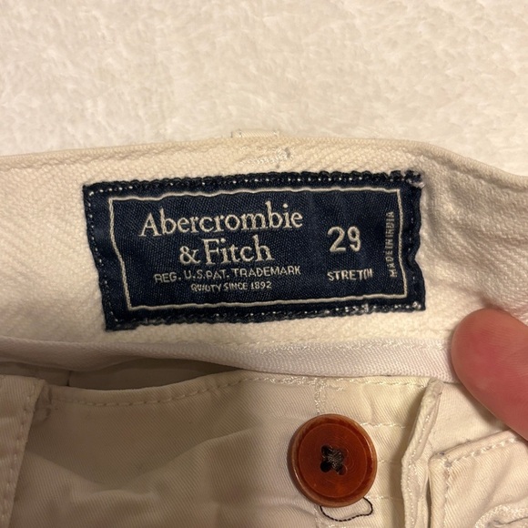 Abercrombie & Fitch Cream Women's Cargo Shorts - Picture 2 of 3